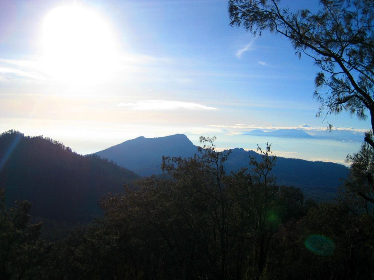 Rekomendasi gunung di jawa tengah dengan fasilitas lengkap untuk pemula