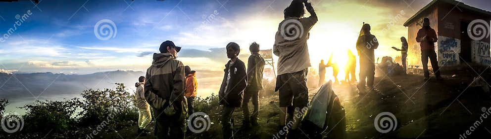 Pembekalan makanan dan minuman pendakian gunung ciremai selama 3 hari