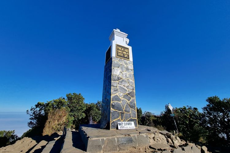 Ritual sesat dan bahaya di Gunung Lawu