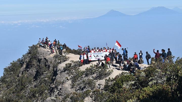 Lawu papan Pengalaman horor pendaki gunung Lawu versi asli