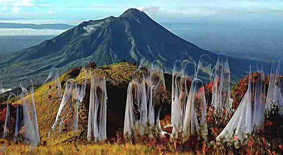 Ritual sesat dan bahaya di Gunung Lawu