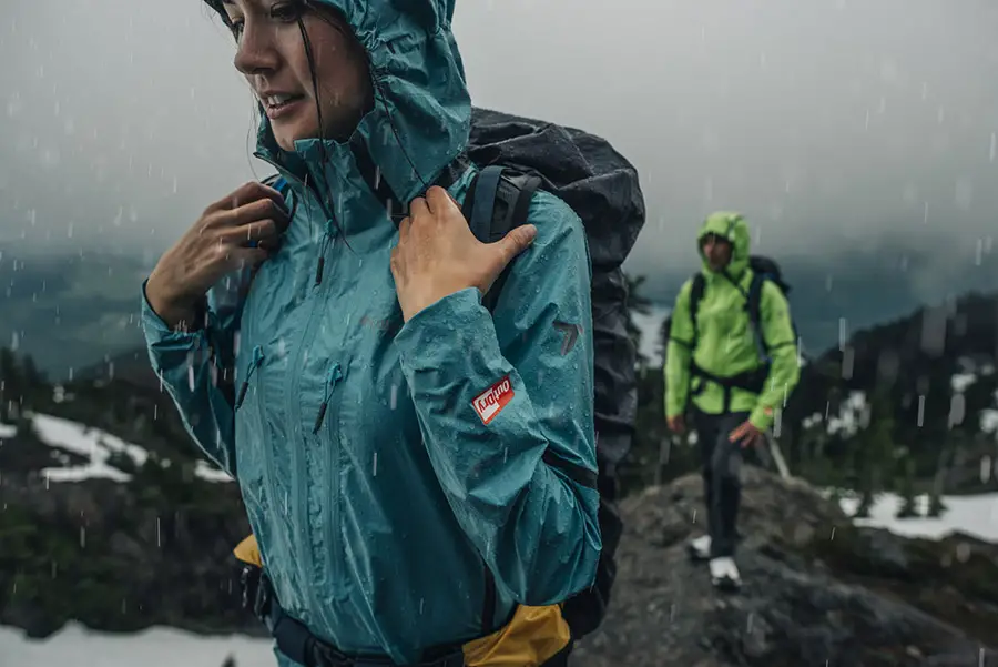 Backpacking gearassistant Tips memilih jaket gunung anti air murah dan berkualitas