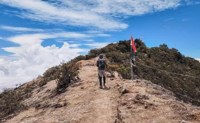 Lawu mount indonesia Lawu mount indonesia